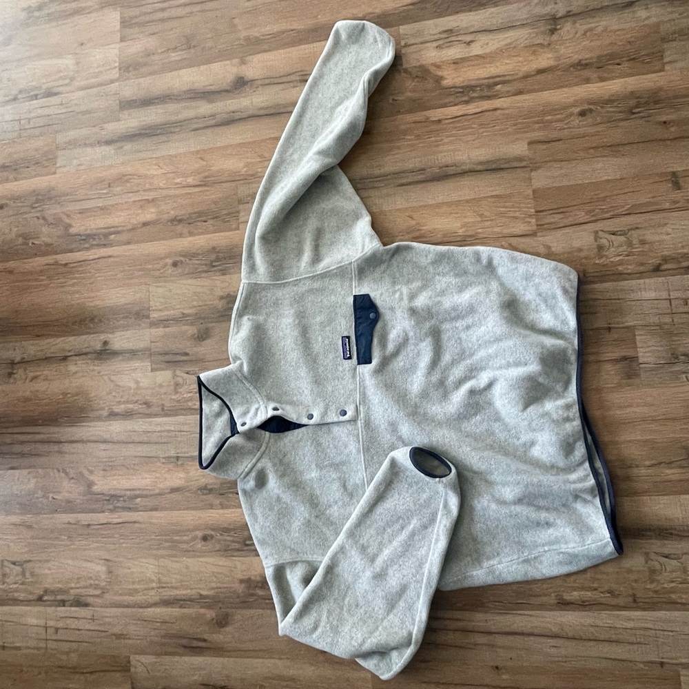 XL men’s Patagonia pullover.
